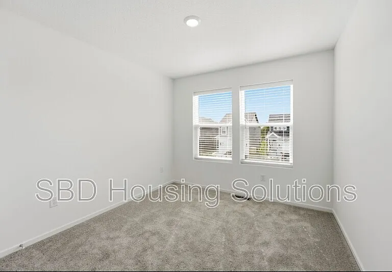 8810 SW 10th St — Photo 2