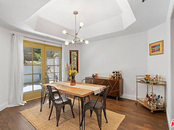 4th image of 2025 S Beverly Glen Blvd APT 1B