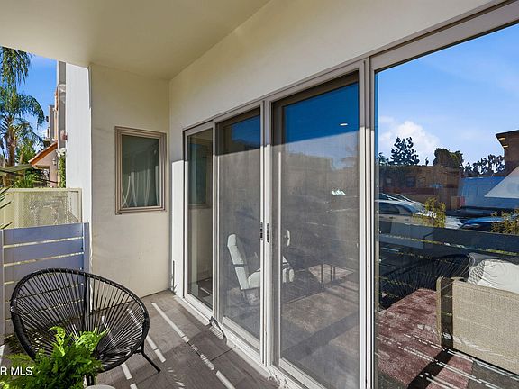 5th image of 5016 Bakman Ave #104
