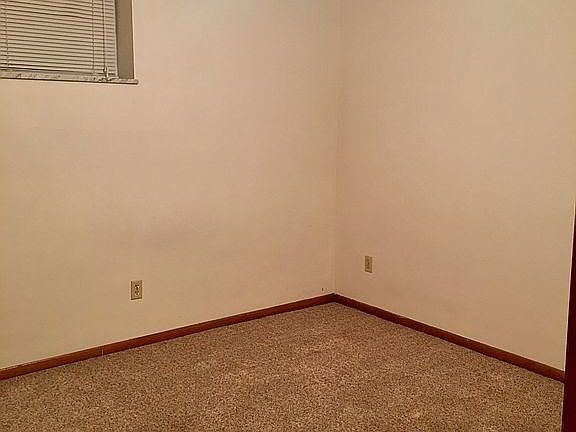 5th image of 102 Martin Ln