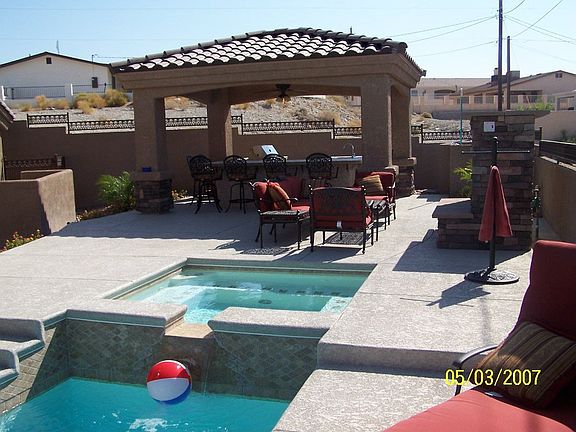 spa/seating area
