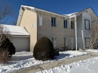 1 Redwood Ct, Coram, NY 11727