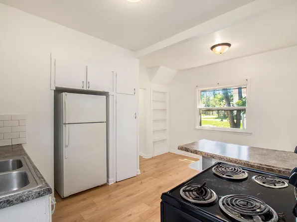 1017 N Martin Luther King Jr Blvd, Lansing, MI 48915