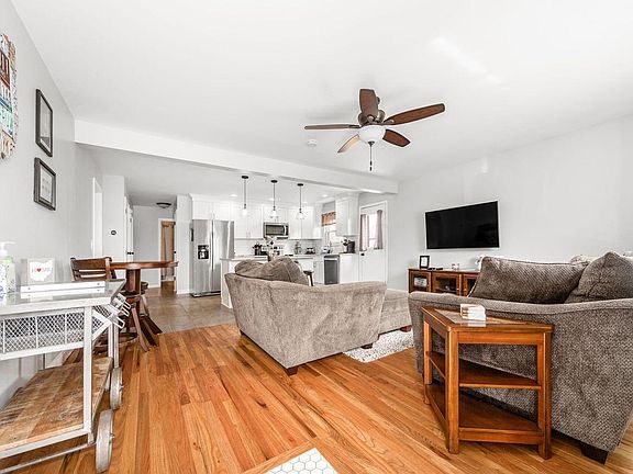2nd image of 1314 Cambrian Ct #1314