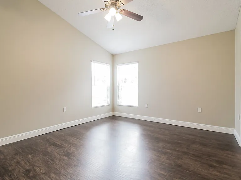 2408 Sonja Ct — Photo 9