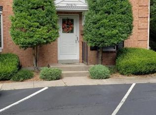 22 Gardiner Ct, Louisville, KY 40205