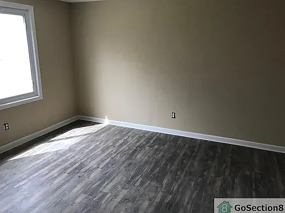 4 bed, 1252 sqft, $1,295 — Photo 1