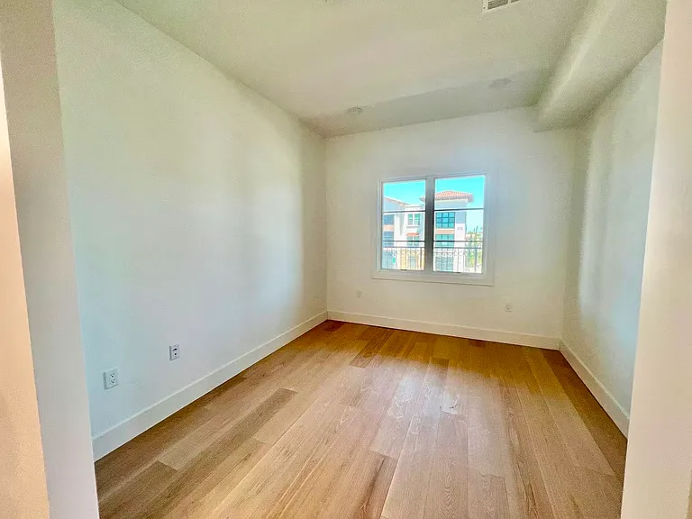 560 El Camino Real #208 — Photo 10