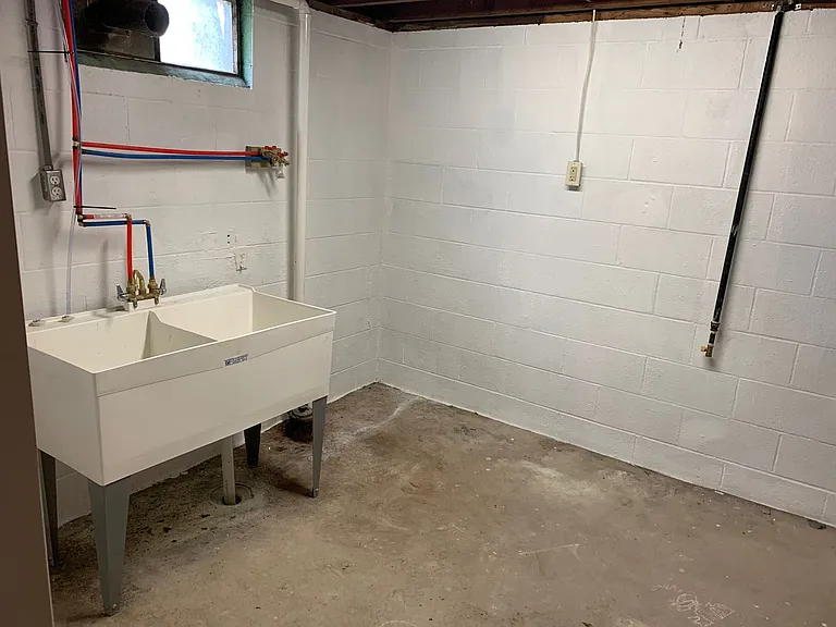 1001 Logan Ave — Photo 19