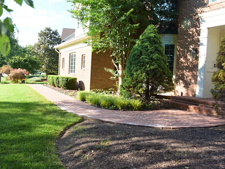 1207 Artnauman Ct — Photo 4