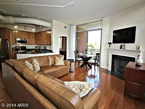 3rd image of 4480 Market Commons Dr Unit 304