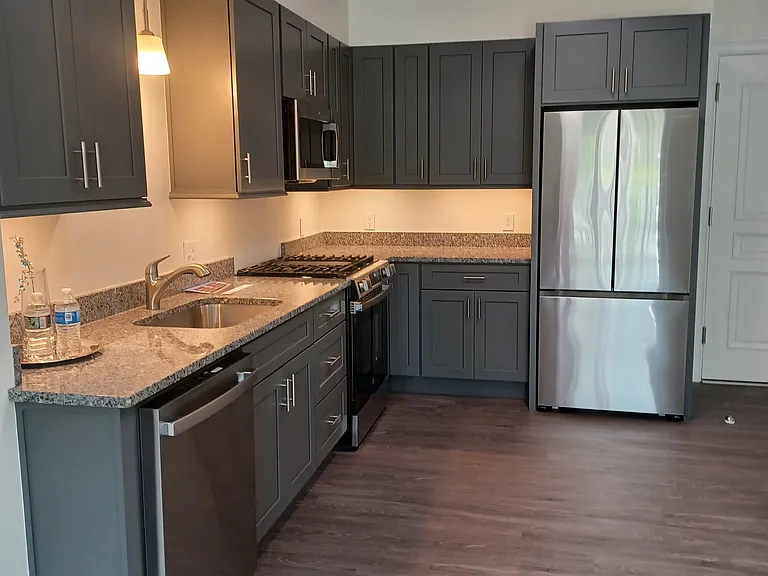 10 Franklin Ave #204 — Photo 14