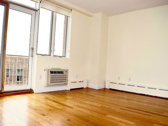 5th image of 3709 Broadway