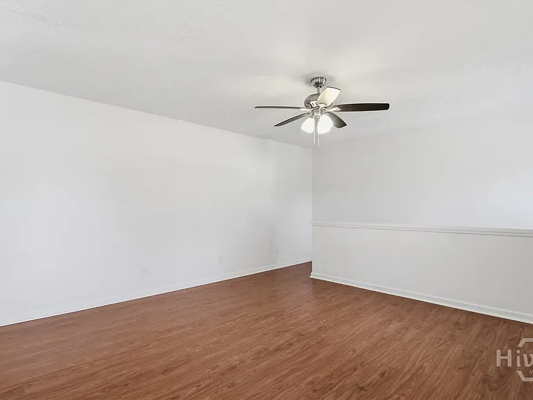 375 Pine Needle Dr — Photo 5