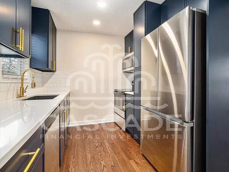 403 NW Village Dr — Photo 5