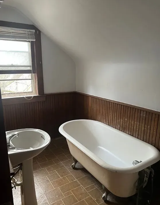 3 bed, 1.0 bath, $1,200 — Photo 3