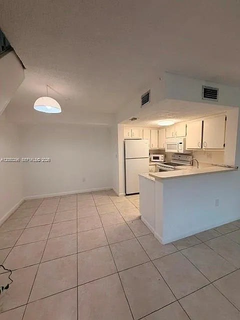 Coral Pointe Townhomes Co — Photo 3