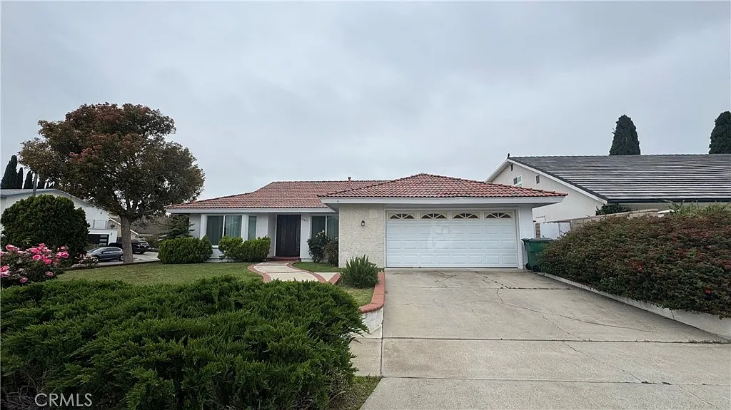 4 bed, 1721 sqft, $5,500 — Photo 1