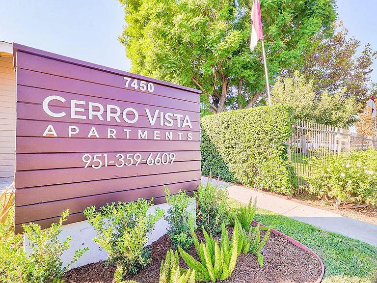 Cerro Vista Apartments — Photo 41