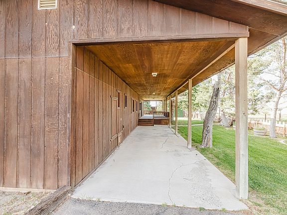 5th image of 2611 N Canyon Rd
