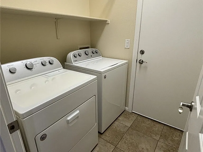 761 Anacapri St — Photo 32