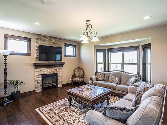2nd image of 1218 S Harper Ct