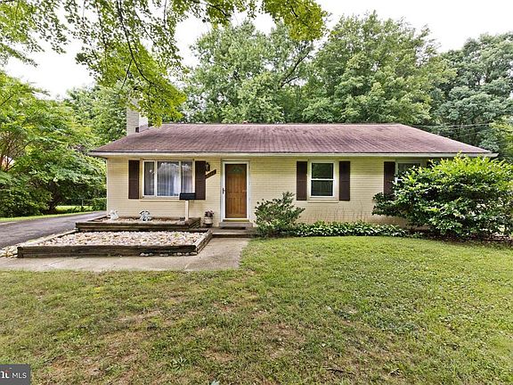 2nd image of 6110 Yellowstone Dr