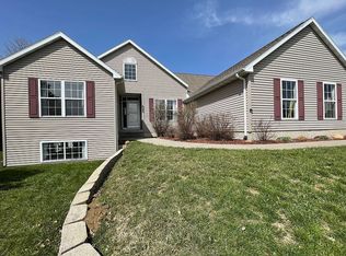 849 Shade Tree Ct, Lisbon, IA 52253