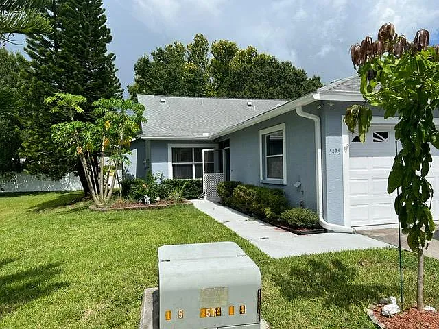 3 bed, 1468 sqft, $2,200 — Photo 1