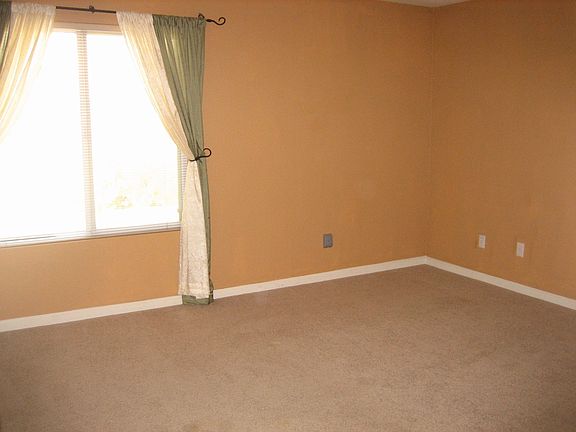 5th image of 3749 Montana St