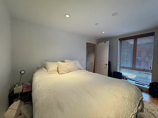 Rented by NY Space Finders Inc. | media 9