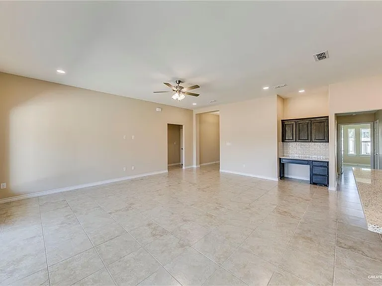 5201 Umar Ave — Photo 8