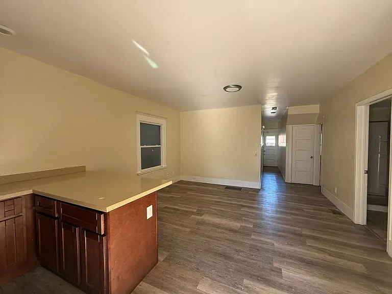 2535 Filbert Street — Photo 7