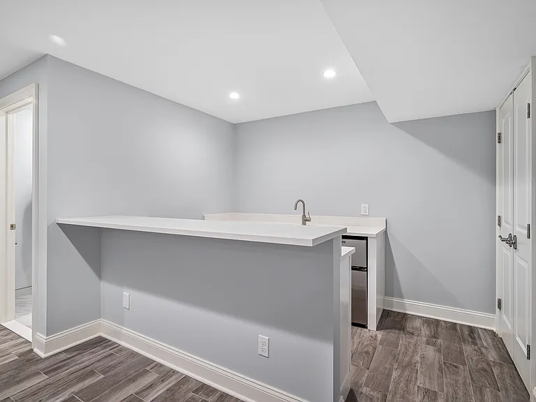 80 E Sunnyside Ln #1 — Photo 17