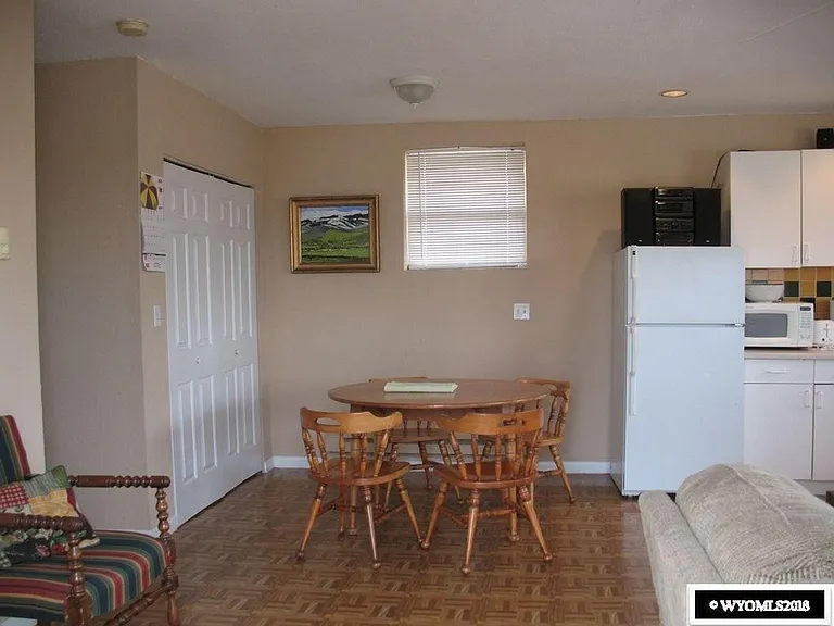 707 S River St — Photo 2