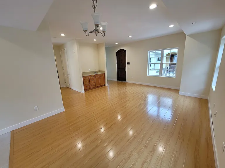 727 S Stoneman Ave #B — Photo 9