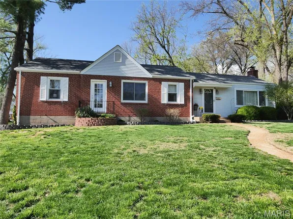 1500 E Duchesne Dr, Florissant, MO 63031