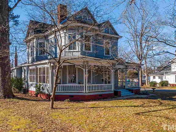 2nd image of 517 College St