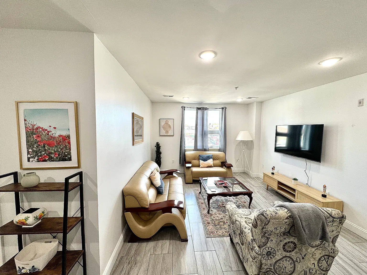 2 bed, 1050 sqft, $1,750 — Photo 1