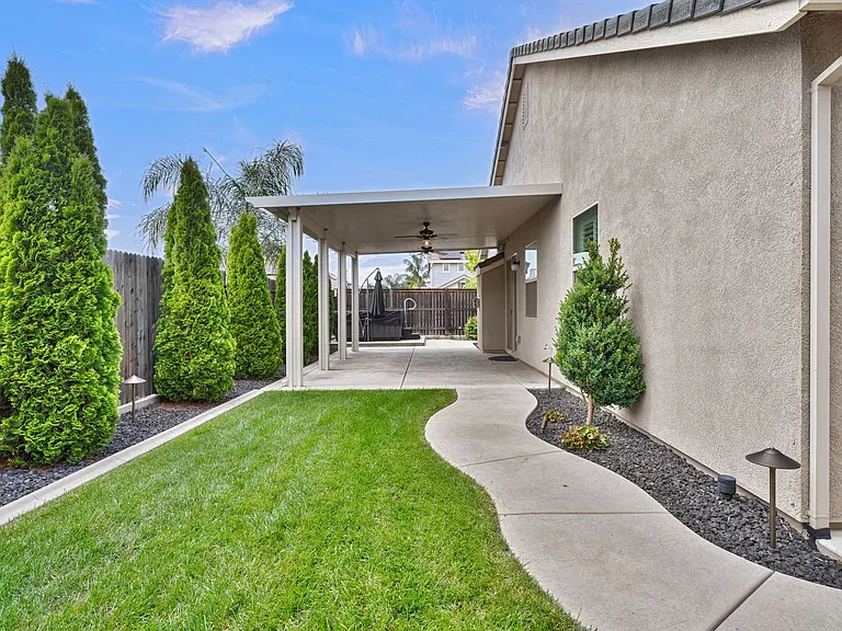 200 Moisant Ct — Photo 48