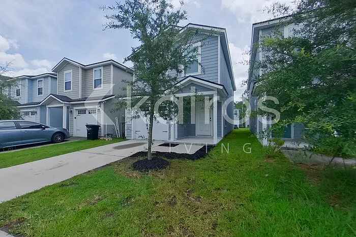 1319 Mull St — Photo 3