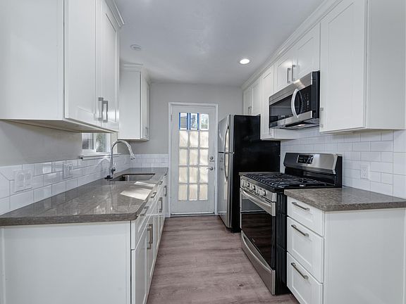 3rd image of 16 Terrace Ct #14