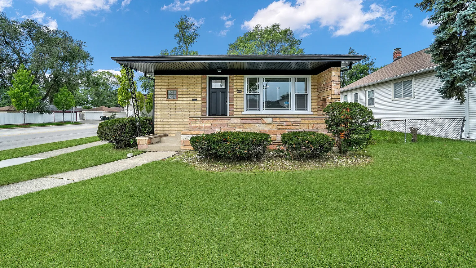 546 Rice Ave photo 1