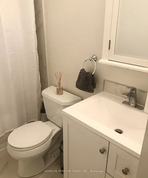 633 Bay St #712 — Photo 8