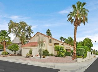 3220 Crescent Run Ct, Las Vegas, NV 89117