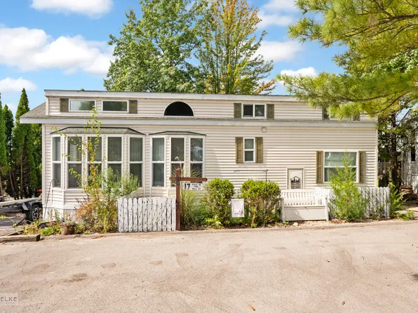 17 Hole In The Wall Rd, Wilmington, IL 60481