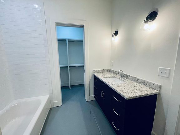 3rd image of 1608 Newcastle St Unit 206