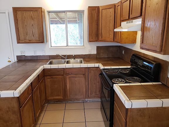 4th image of 4845 S Heath Ave