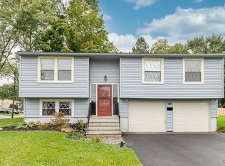62 Cherry Tree Cir, Liverpool, NY 13090