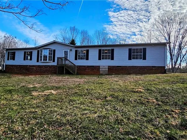 1342 Bob Mabe Rd, Danbury, NC 27016